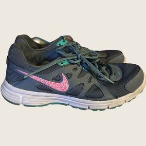 Nike revolution 2 running shoes